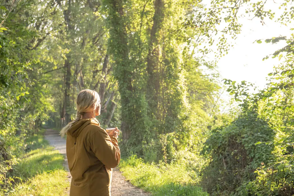 mindfulness-practice woman practicing mindfulness